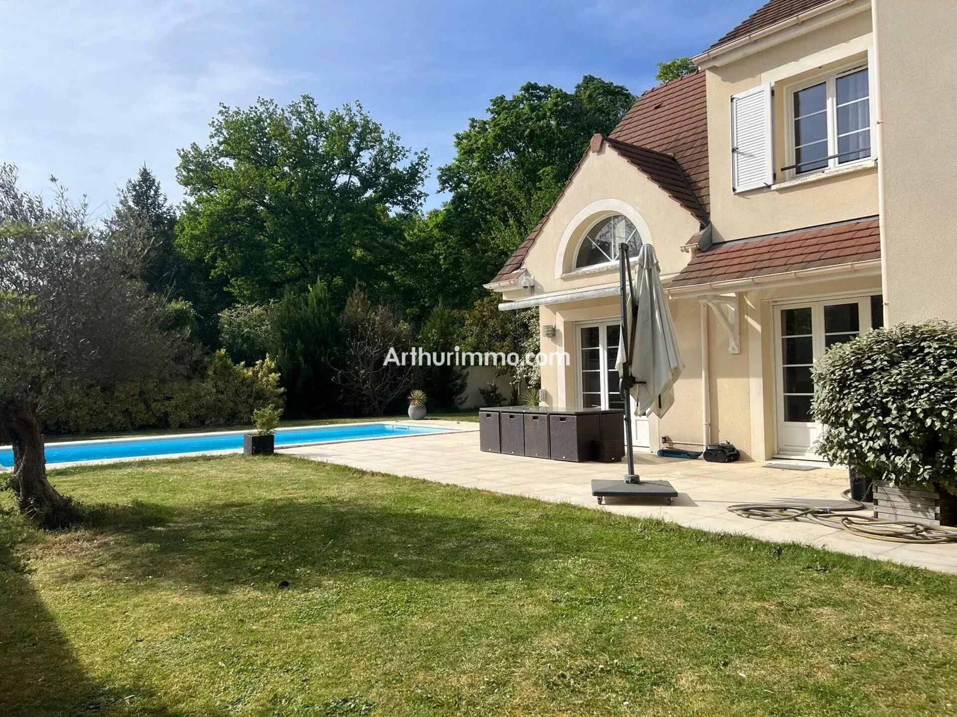 Maison 6 pièces 195 m² · à Sucy-en-Brie · 195 m² · 730 000 €