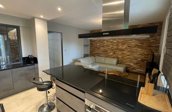 Location appartement 3 pièces 73 m² à Lyon 1 (69001) — photo 3