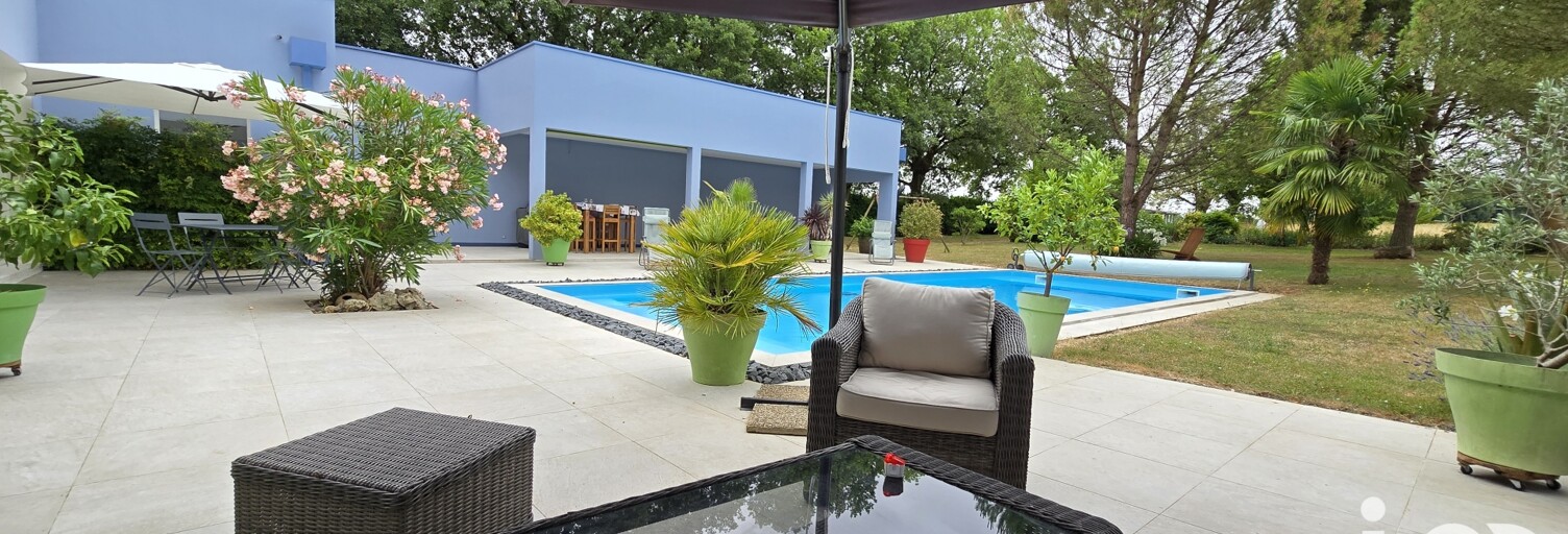 Maison 7 Pièces 196 m² à vendre à La Foye-Monjault (79360)