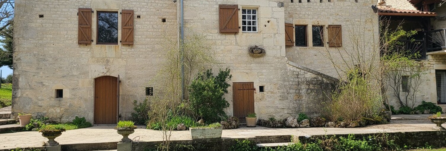 Maison 10 Pièces 469 m² à vendre à Montcuq-en-Quercy-Blanc (46800)