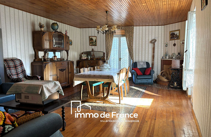 Ensemble immobilier - Maison d'habitation et dépendance à rénover - La Rouquette — photo 3