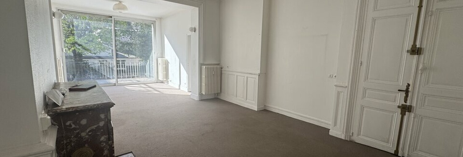 Bureau  52 m² à louer à Tours (37000)