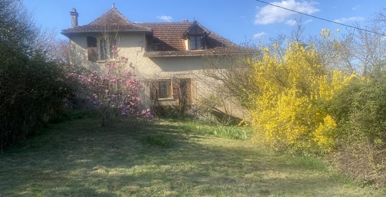 Maison en pierre de 4 pièces principales — photo 1