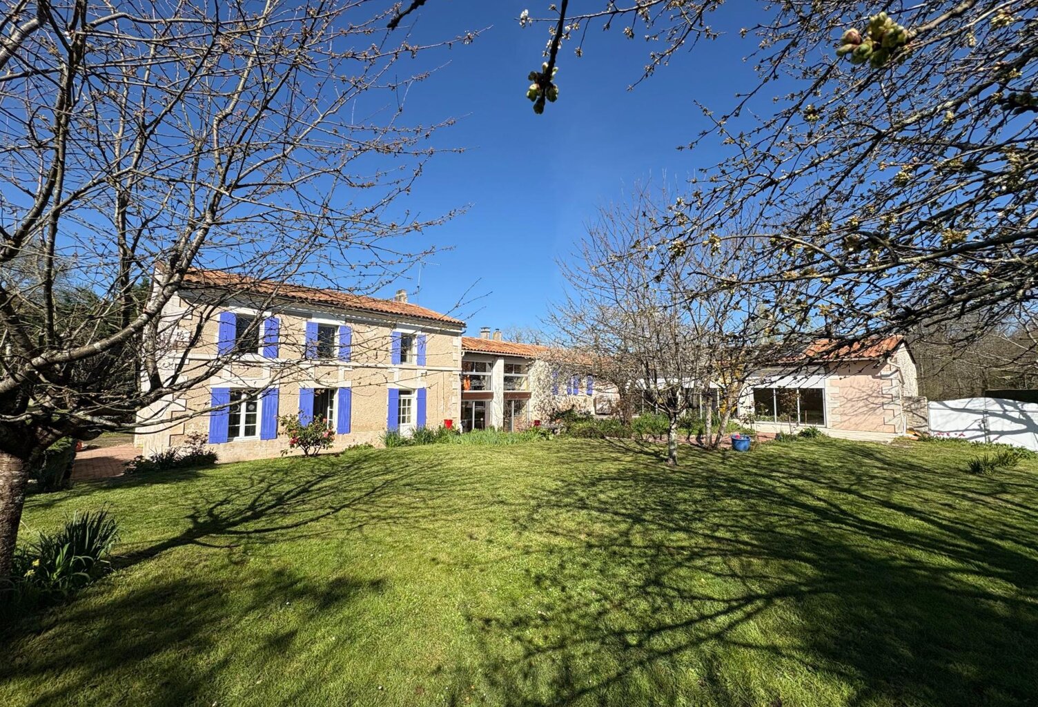 L'authenticité de la pierre aux portes de SAINTES — photo 1