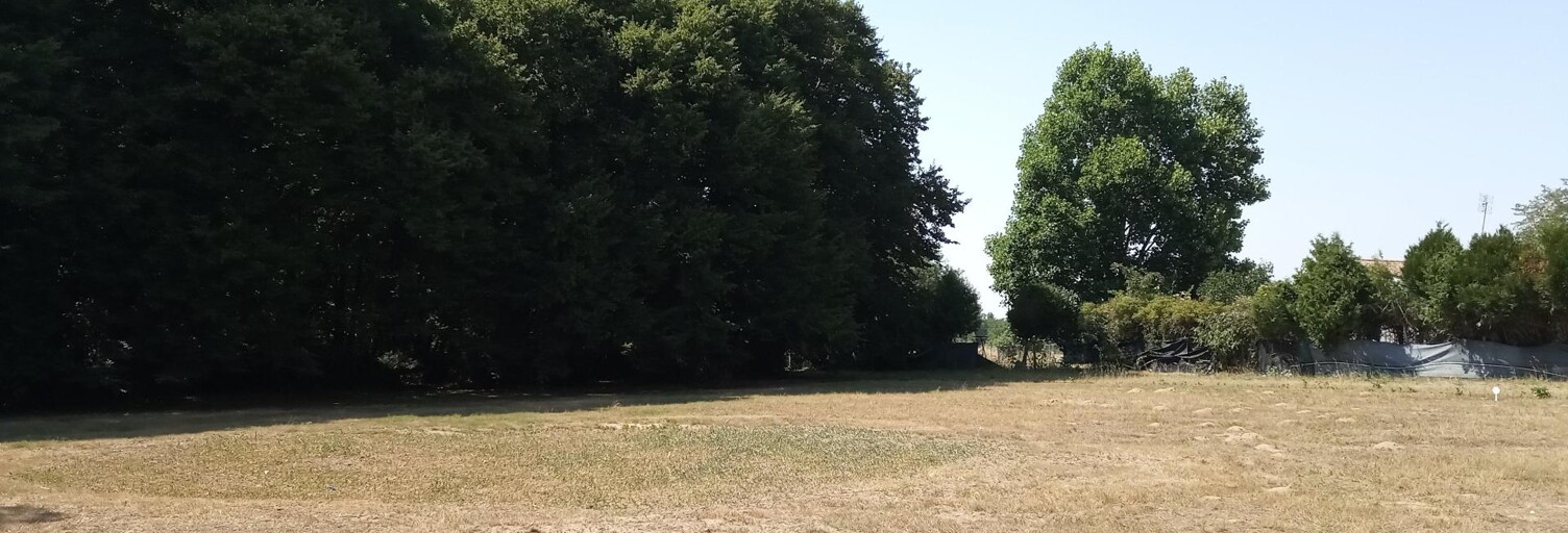 Terrain  1355 m² à vendre à Gémozac (17260)