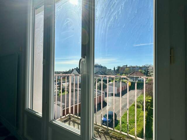 Appartement rénové avec 3 chambres — photo du bien