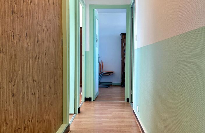 Appartement rénové avec 3 chambres — photo 5