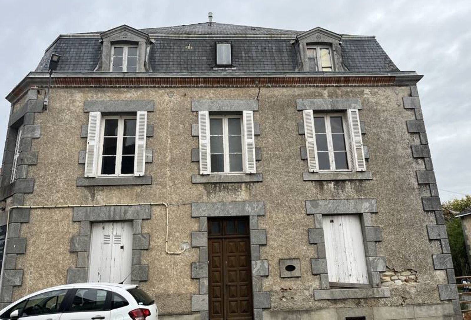 Vente maison 10 pièces 388 m² Val-d'Oire-et-Gartempe (87320) — photo 1