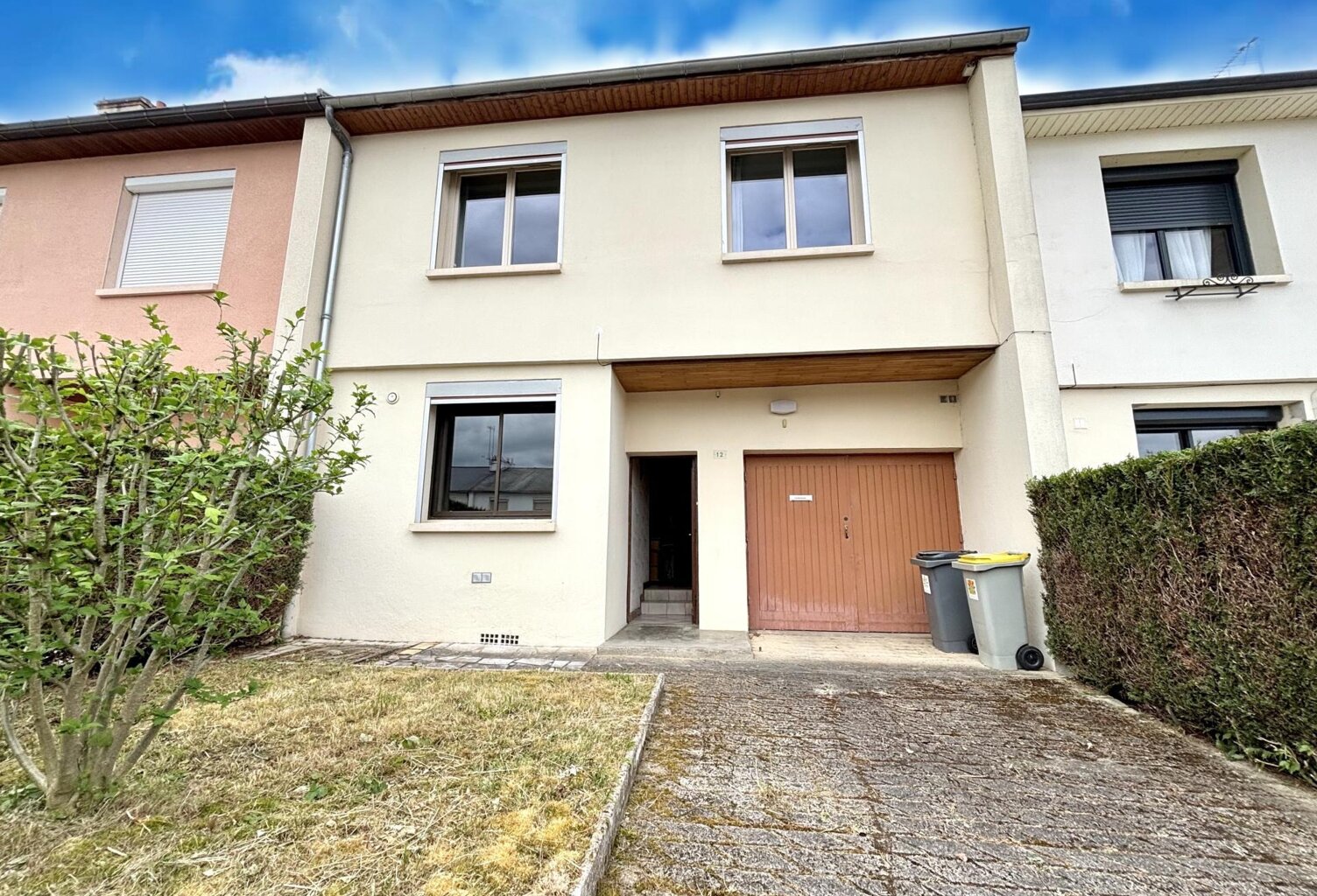 Maison familiale avec jardin et terrasse — photo 1