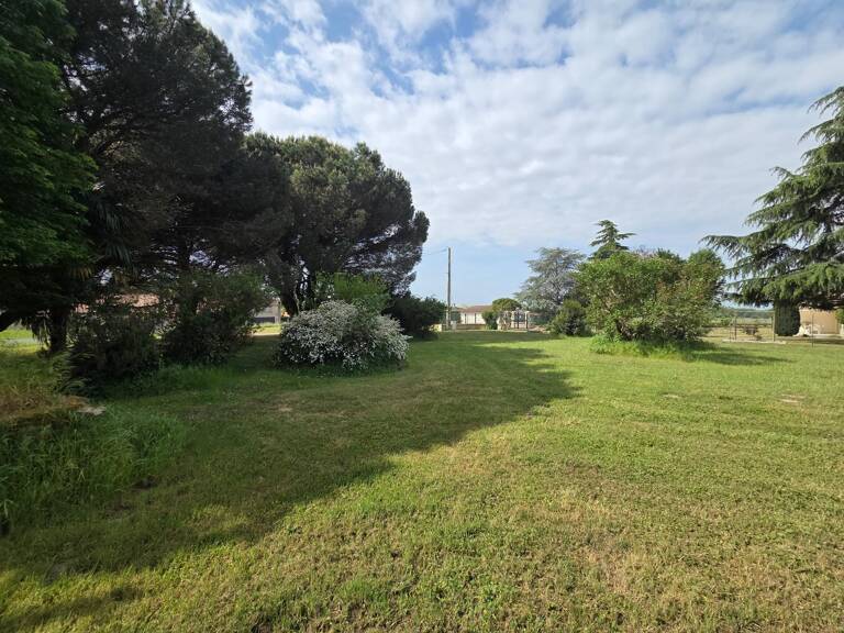 SAINT-CIERS-SUR-GIRONDE  92 m² + 130 m² DE DÉPENDANCES  TERRAIN 3 492 m² — photo 1