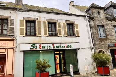 Immeuble  140400 €
