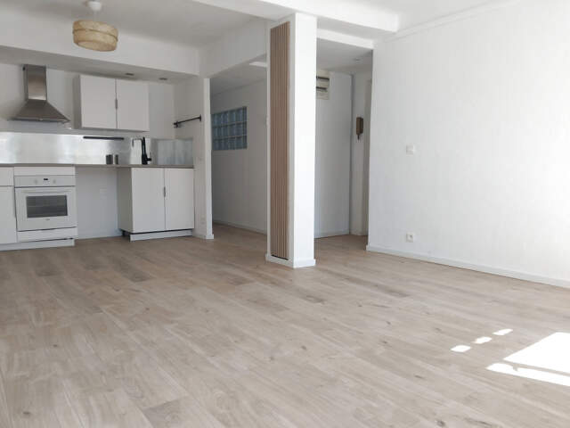 T3 DERNIER ETAGE VUE CHATEAU PROCHE PLACE CLEMENCEAU ET MAINTENON — photo du bien