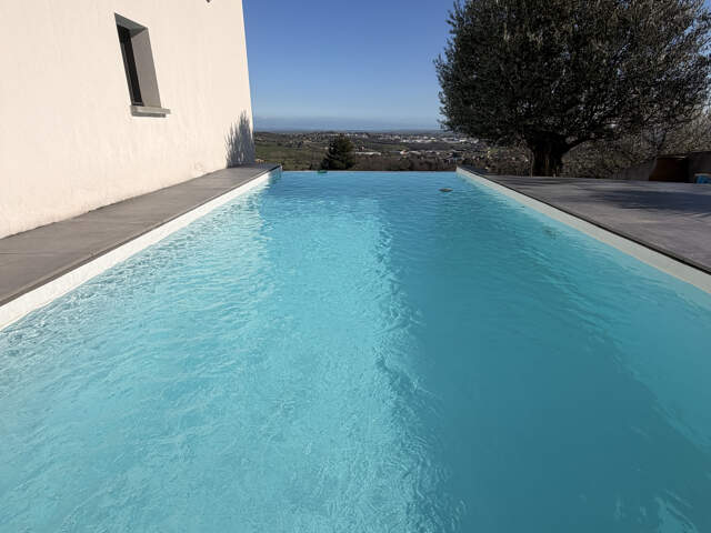 Villa contemporaine d'exception de 208m2   Vue panoramique, — photo du bien