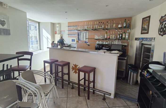 Immeuble mixte avec local commercial   Emplacement premium face au Canal du Midi   Castelnaudary — photo 3