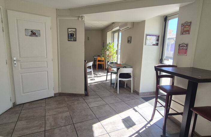 Immeuble mixte avec local commercial   Emplacement premium face au Canal du Midi   Castelnaudary — photo 4