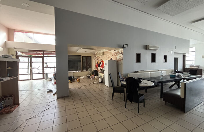 Local Commercial 650 m2 — photo 4