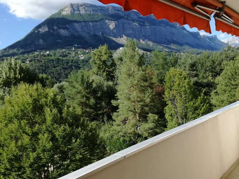 MEYLAN- T5 renové-terrasse CH et  EAU COL — photo 1