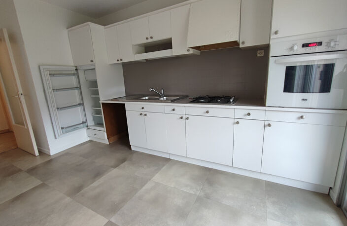 MEYLAN- T5 renové-terrasse CH et  EAU COL — photo 4