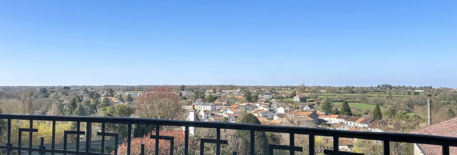 Maison 11 Pièces 269 m² à vendre à Parthenay (79200)