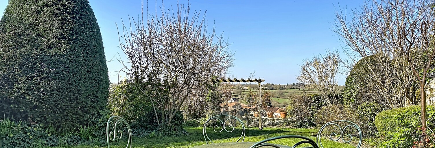 Maison 11 Pièces 269 m² à vendre à Parthenay (79200)