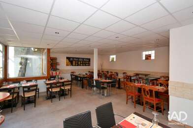 Commerce  242000 €