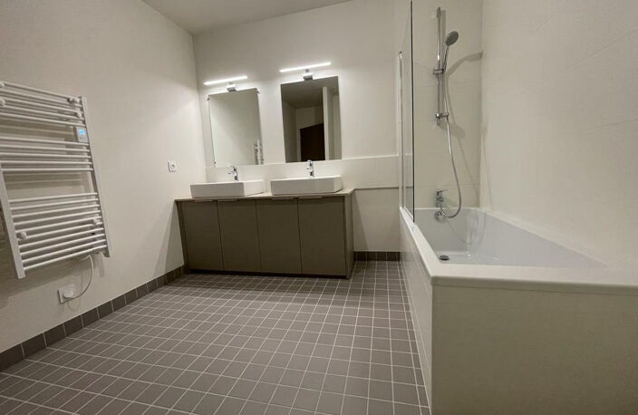 Appartement T3 de 96 m2 à Poitiers — photo 4