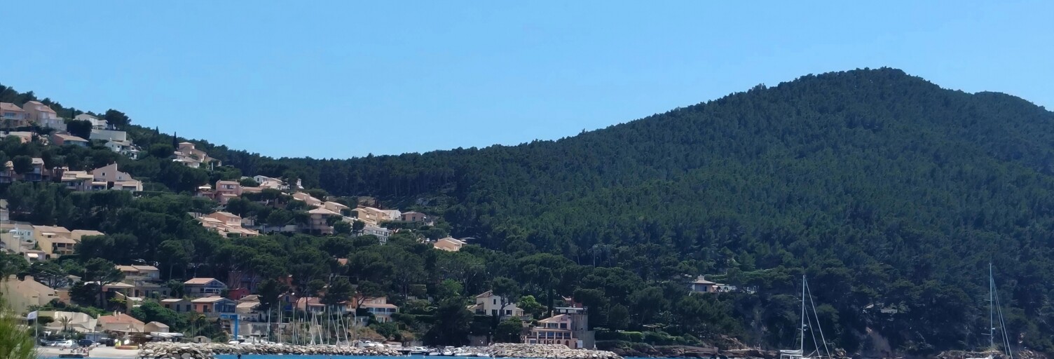 Maison 9 Pièces 223 m² à vendre à Saint-Cyr-sur-Mer (83270)