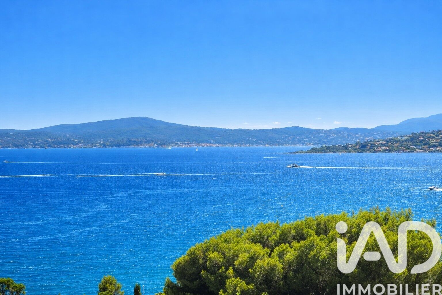 Roquebrune-Sur-Argens - 2020m²