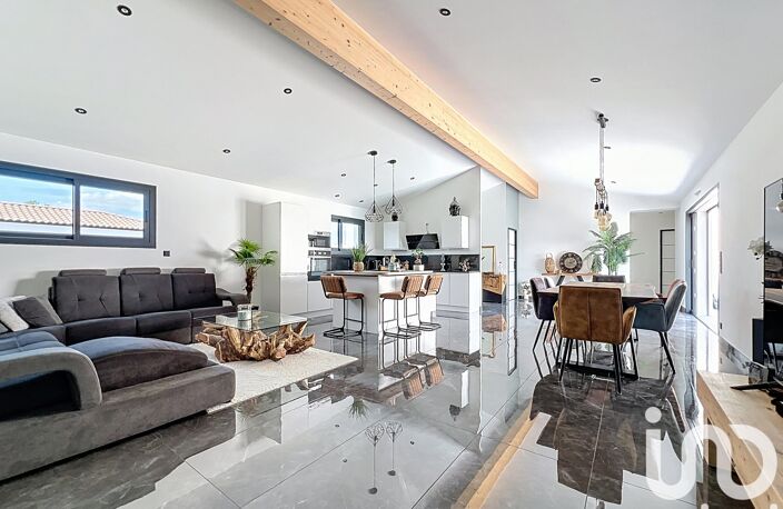Vente Maison/villa 6 pièces — photo 2