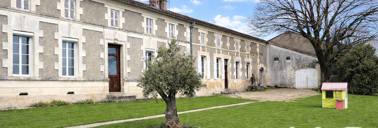 Maison 12 Pièces 338 m² à vendre à Pommiers-Moulons (17130)