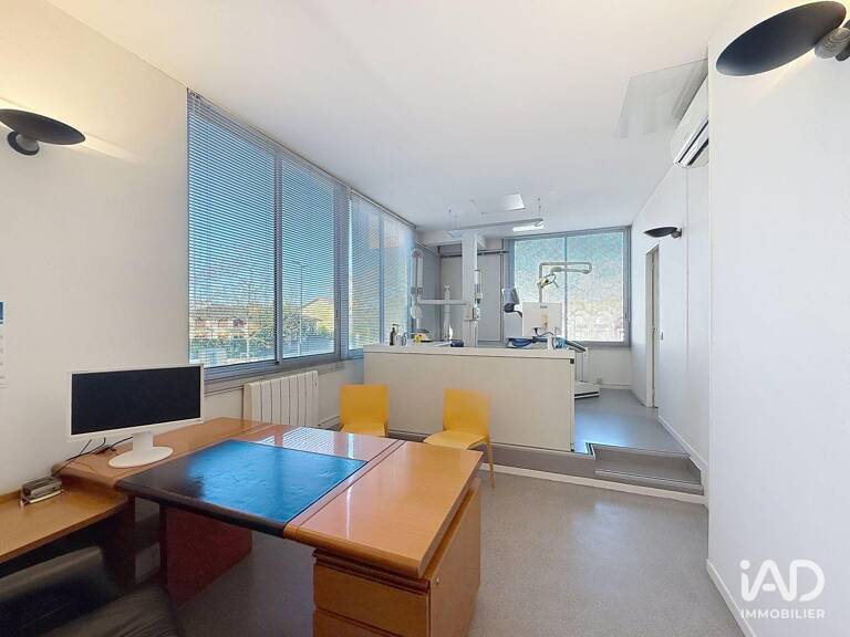 Vente Bureaux 112 m&sup2; — photo 1