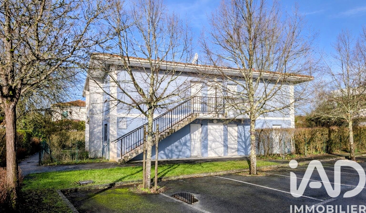 St-Seurin-Sur-L-Isle - 36m² - 2p. - 1ch.