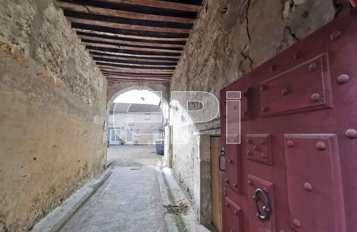 Réf 8146. Richelieu, immeuble + cour avec logements. Investisse — photo 3