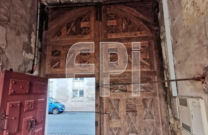 Réf 8146. Richelieu, immeuble + cour avec logements. Investisse — photo 4