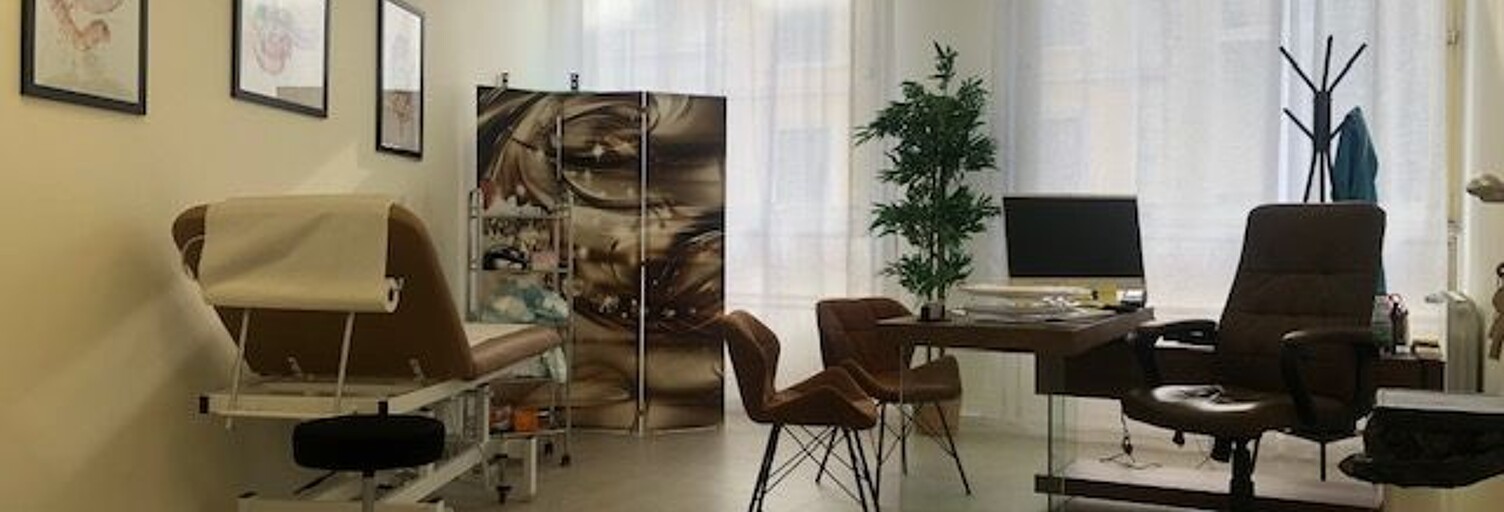 Bureau  23 m² à louer à Cannes (06400)