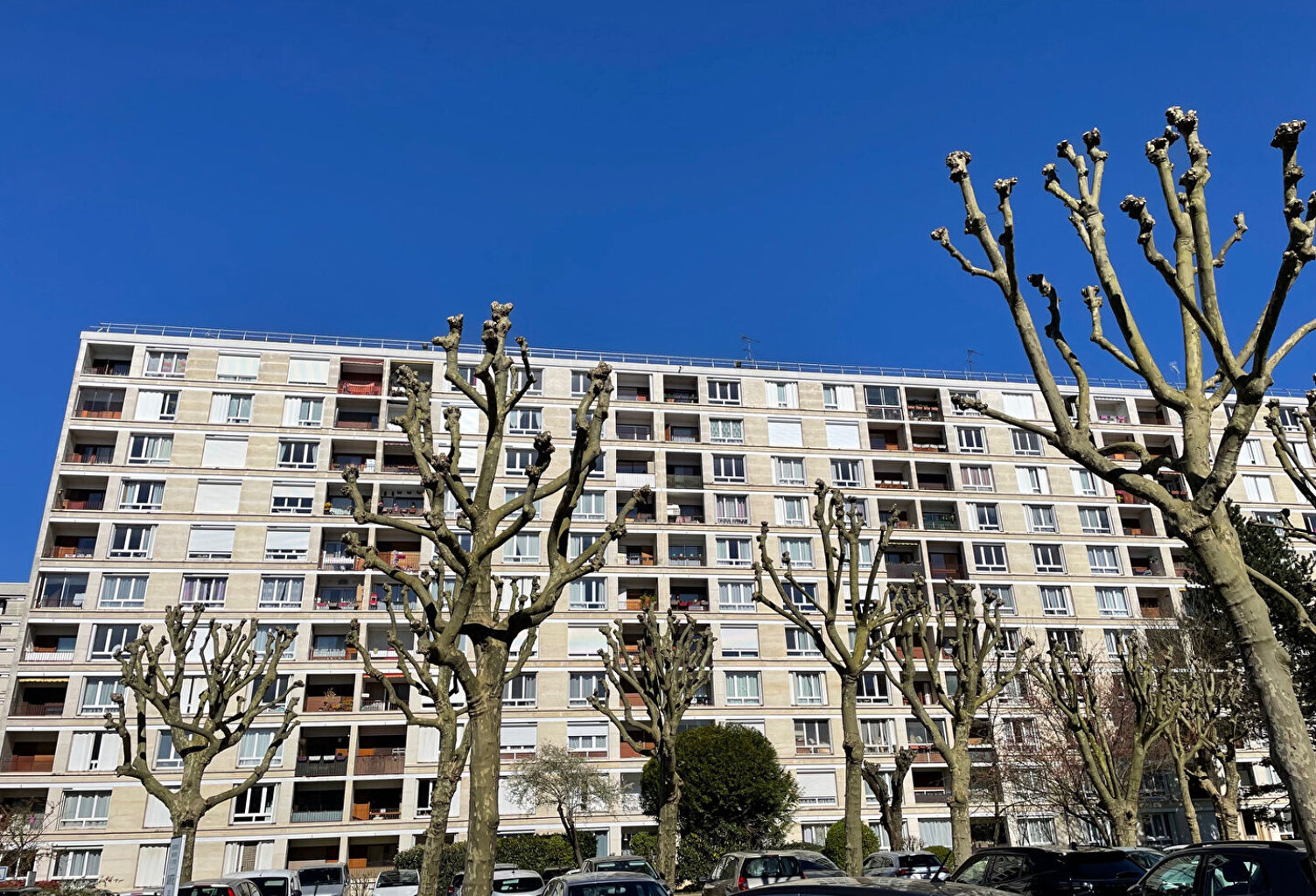 4 pièces en double exposition à Meudon-la-Forêt (92360) , rue de Woluwé Saint Lambert. — photo 1