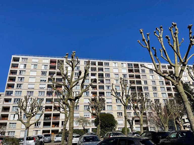 4 pièces en double exposition à Meudon-la-Forêt (92360) , rue de Woluwé Saint Lambert. — photo 1