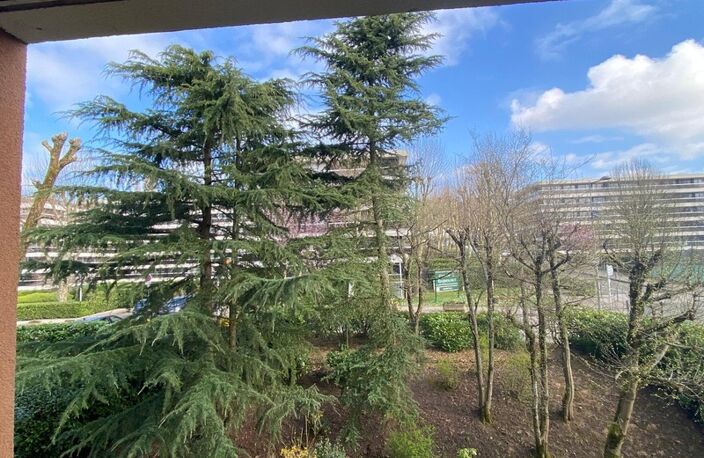 78150 LE CHESNAY-ROCQUENCOURT - APPARTEMENT DE 4 PIECES - ASCENSEUR - TERRASSE - CALME - SANS VIS A VIS - PROCHE DES COMMODITES — photo 4