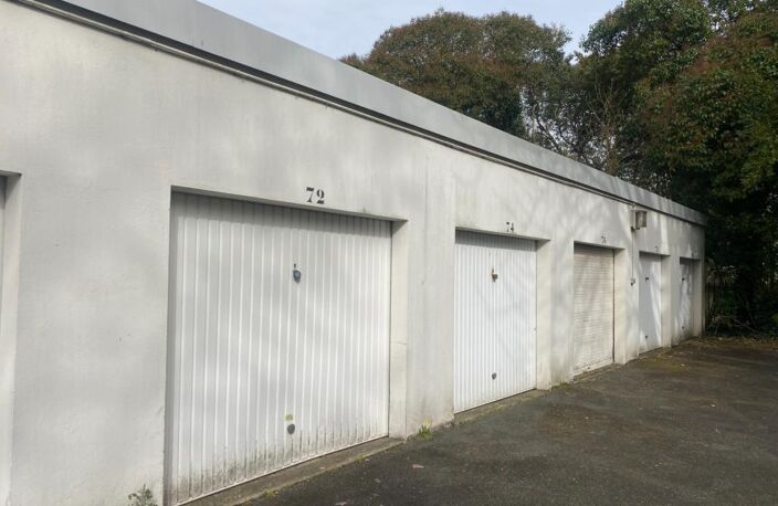Garage fermé à vendre – Résidence Tivoli – Rue Camille Godard BORDEAUX — photo 2