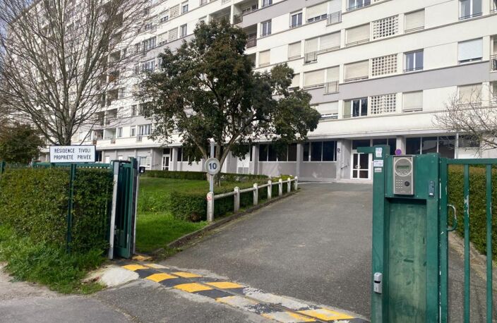 Garage fermé à vendre – Résidence Tivoli – Rue Camille Godard BORDEAUX — photo 4
