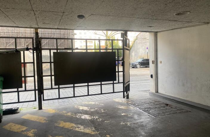 BORDEAUX A VENDRE PLACE PARKING SECTEUR STADE CHABAN/ORNANO — photo 2