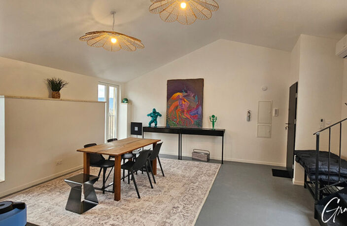 LA PÉPITE ATYPIQUE : 90 m² DE VOLUMES ET DE LUMIÈRE A LA BRILLANNE (04) — photo 2