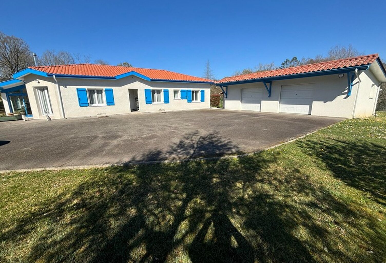 Maison à vendre 5 pièces LABATUT (40) contemporaine avec studio indépendant et double garage sur terrain arboré de plus de 6500m2 — photo 1