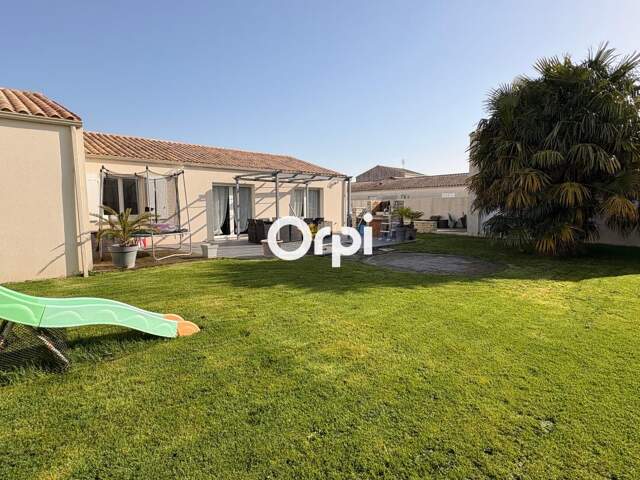 Maison T5 à SAINT-JUST-LUZAC — photo du bien