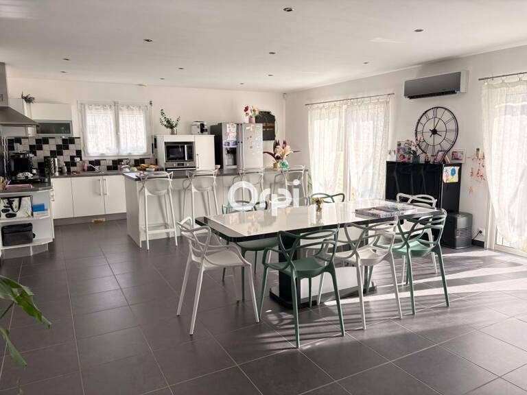 Maison T5 à SAINT-JUST-LUZAC — photo 1