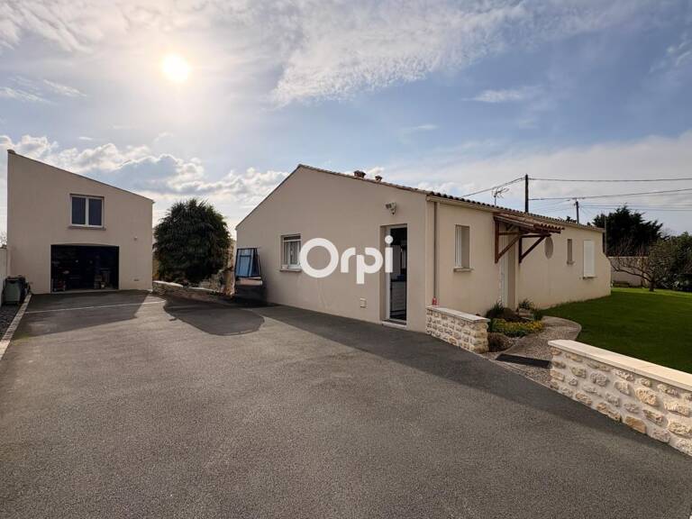 Maison T5 à SAINT-JUST-LUZAC — photo 1