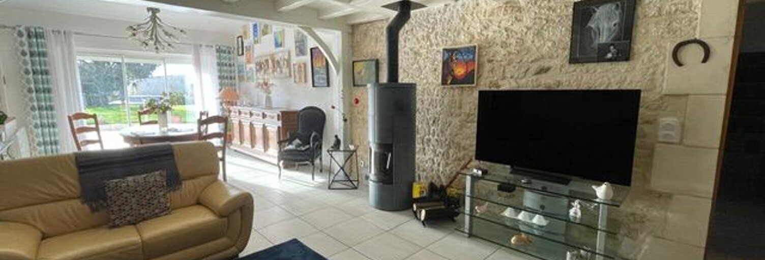 Maison 5 Pièces 203 m² à vendre à Saint-Hippolyte (17430)