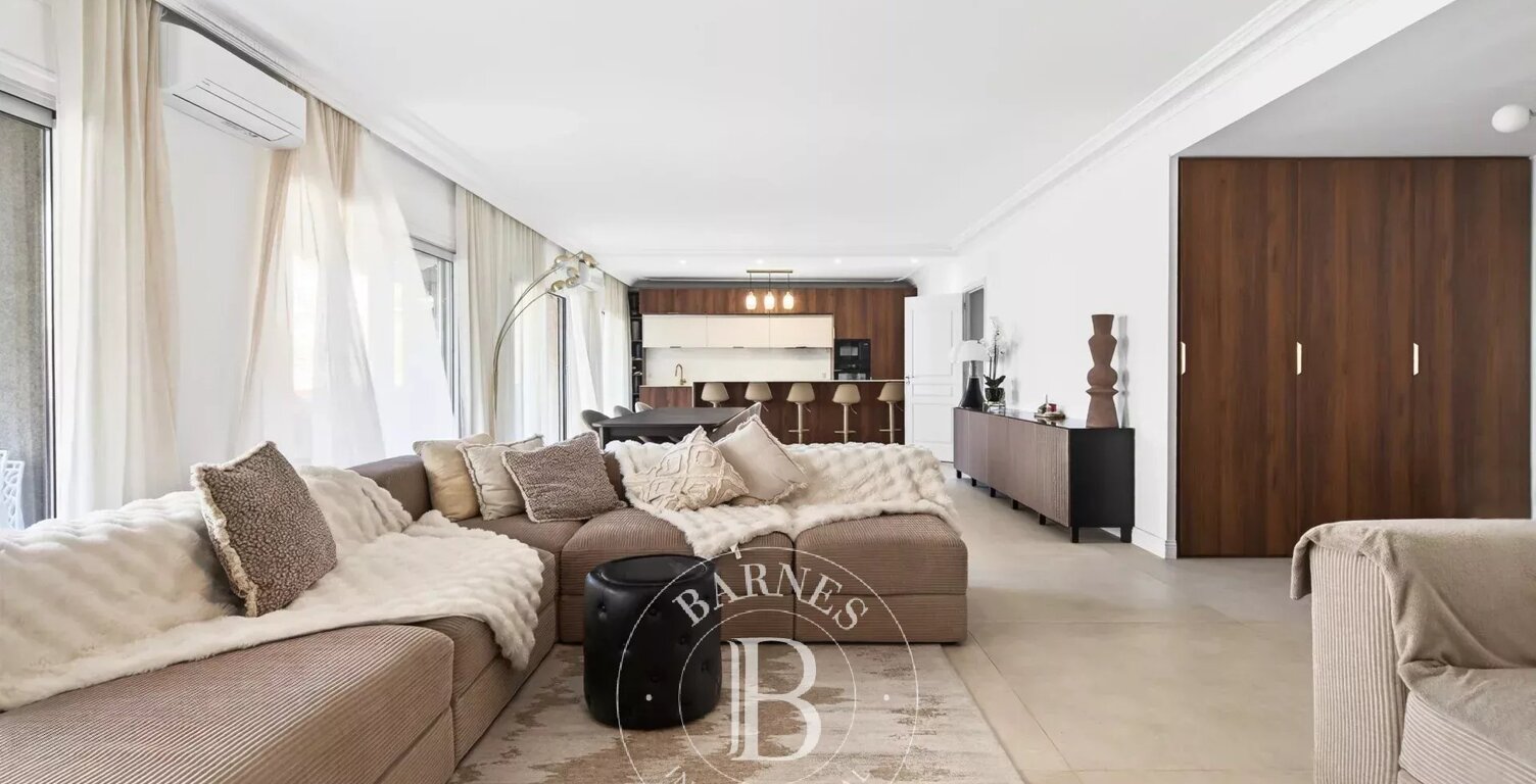 VENTE-APPARTEMENT DERNIER ETAGE -3 CHAMBRES -TERRASSE-GARAGE-CAR — photo 1