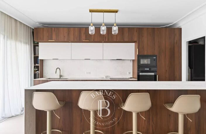 VENTE-APPARTEMENT DERNIER ETAGE -3 CHAMBRES -TERRASSE-GARAGE-CAR — photo 3
