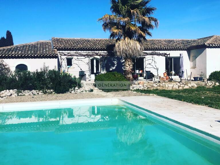 Villa de Charme à Louer à Graveson avec Piscine et Jardin — photo 1